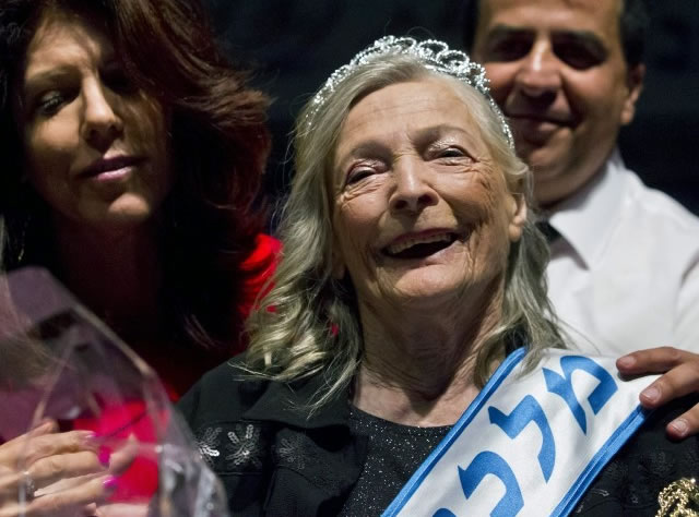 Uma idosa de 94 anos, Shoshana Colmer, venceu um polêmico concurso de Beleza realizado entre as sobreviventes do Holocausto de judeus pelo nazismo.  