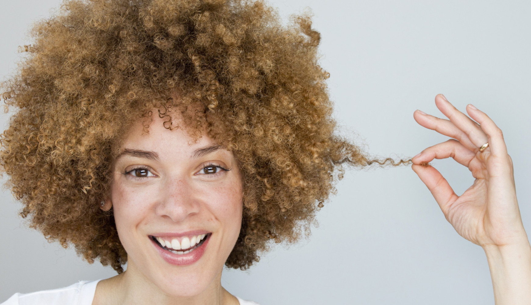 Hidratação para cabelo cacheado: Qual a melhor? Dicas e cuidados